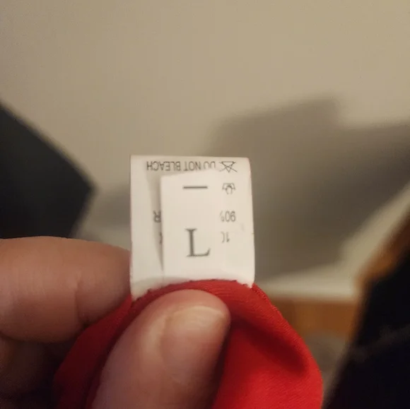 LL - Elegant Red Off-Shoulder Dress Large - Picture 3 of 3